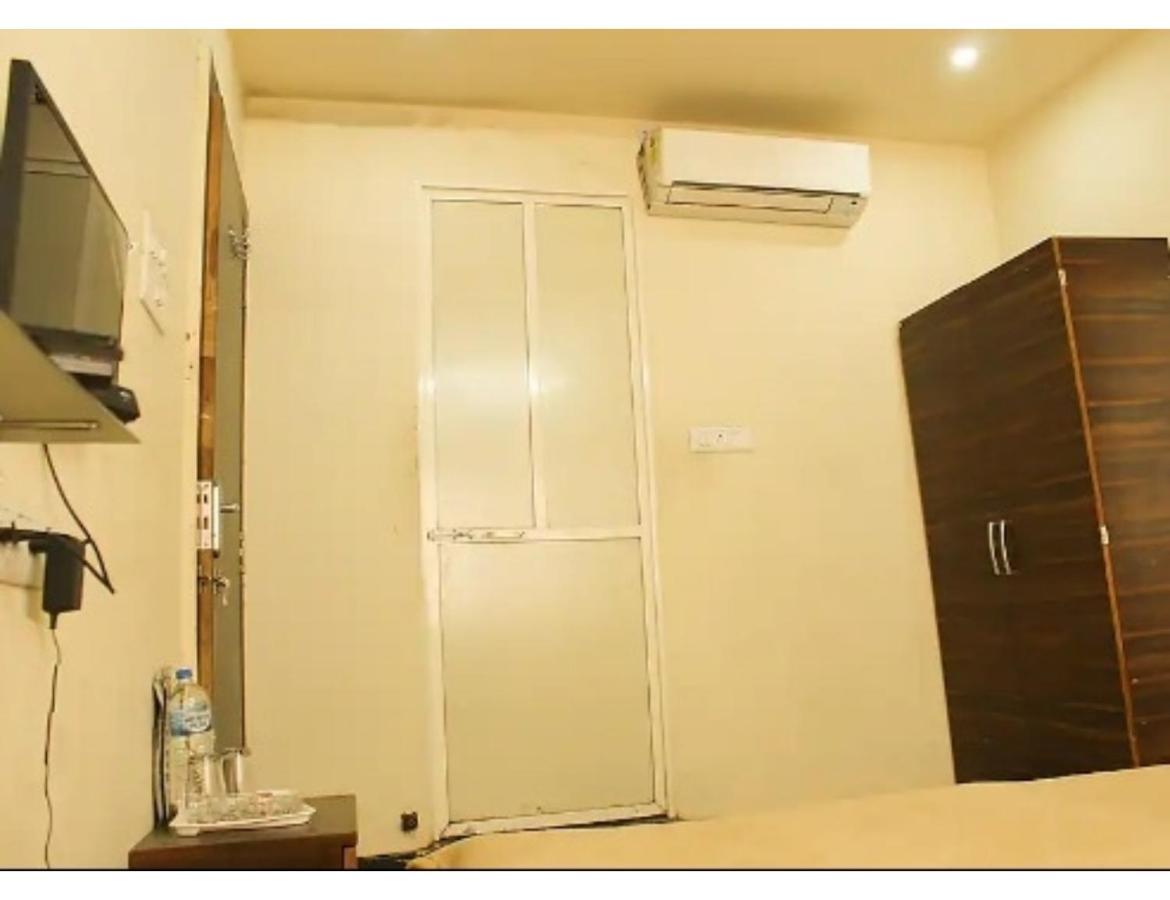 Hotel Adarsh, Ujjain Eksteriør bilde